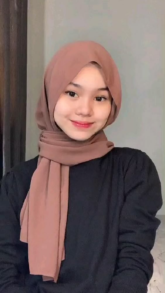 Pin by hayatguzelama on Sizin Pinleriniz | Hijab tutorial, Pashmina ...