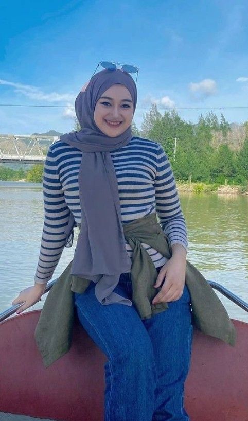 Pin oleh Dika Dika di Bahan coli | Gaya hijab, Mode wanita, Gambar ...