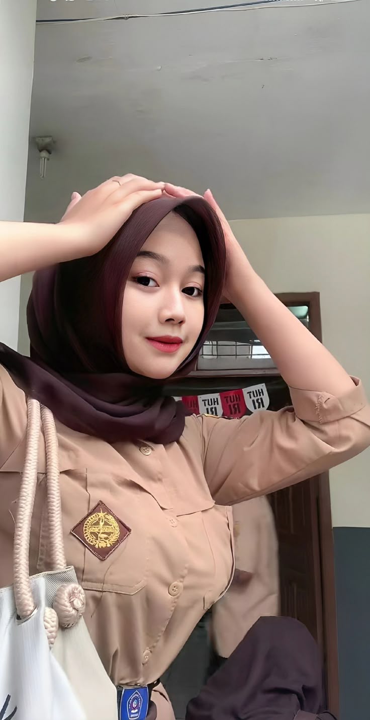 Cwe pramuka | Gadis bertato, Jilbab muslim, Gadis-gadis cantik