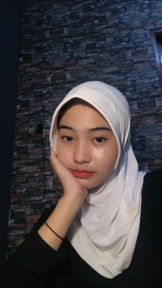 Pap Cewe in 2024 | Beautiful hijab, Cute girl dresses, Hijab aesthetic