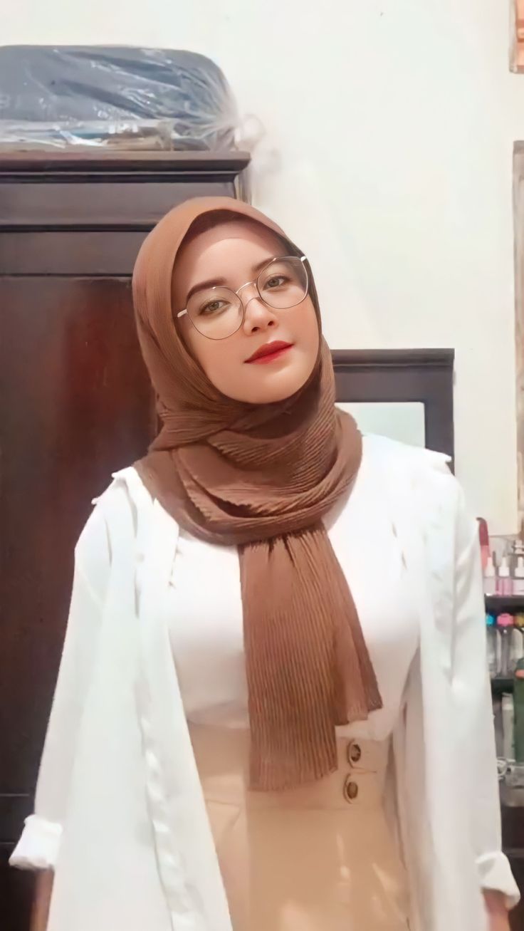 🌹 CUTE 🌹 | Hijab chic, Aksesori wanita, Wanita