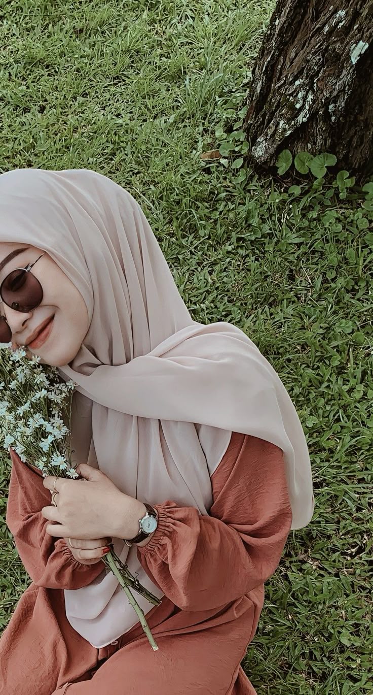 Cewe berhijab syari | Foto wanita berhijab aesthetic, Hijab wanita ...