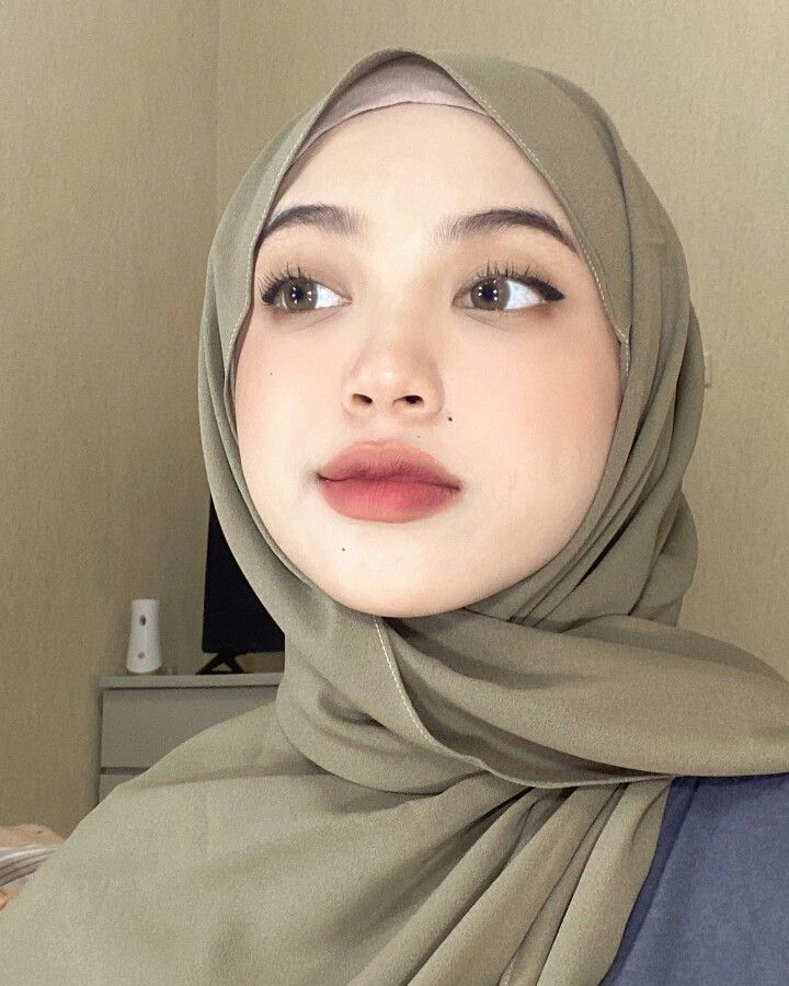 Pin oleh cukcuk di idaman | Orang cantik, Wanita, Gadis cantik
