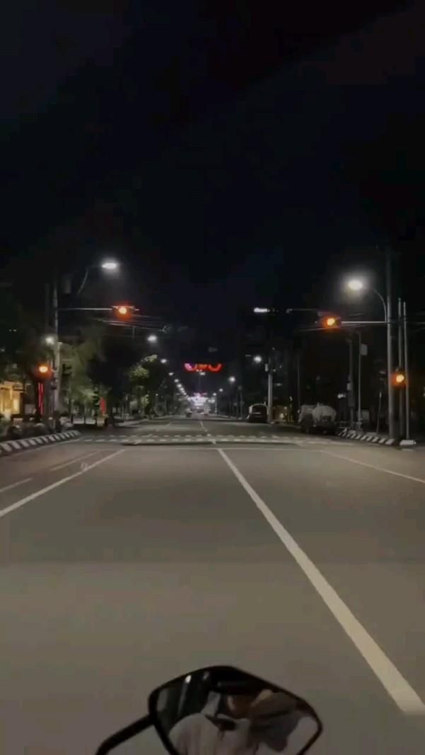 Pin oleh rei di Pin buatan Anda | Perjalanan malam, Fotografi matahari ...