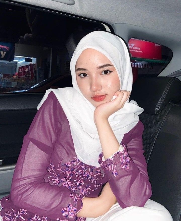 cewek bahan