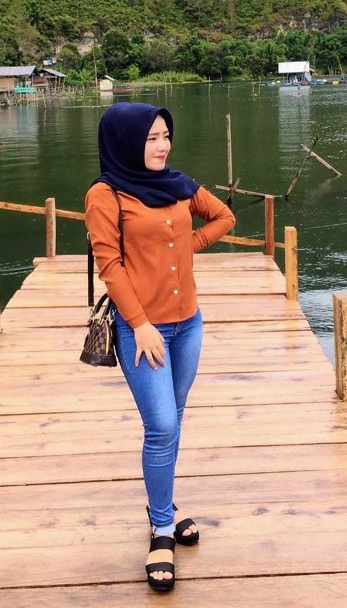 Pin di Bahan coli | Gaya hijab, Mode, Wanita
