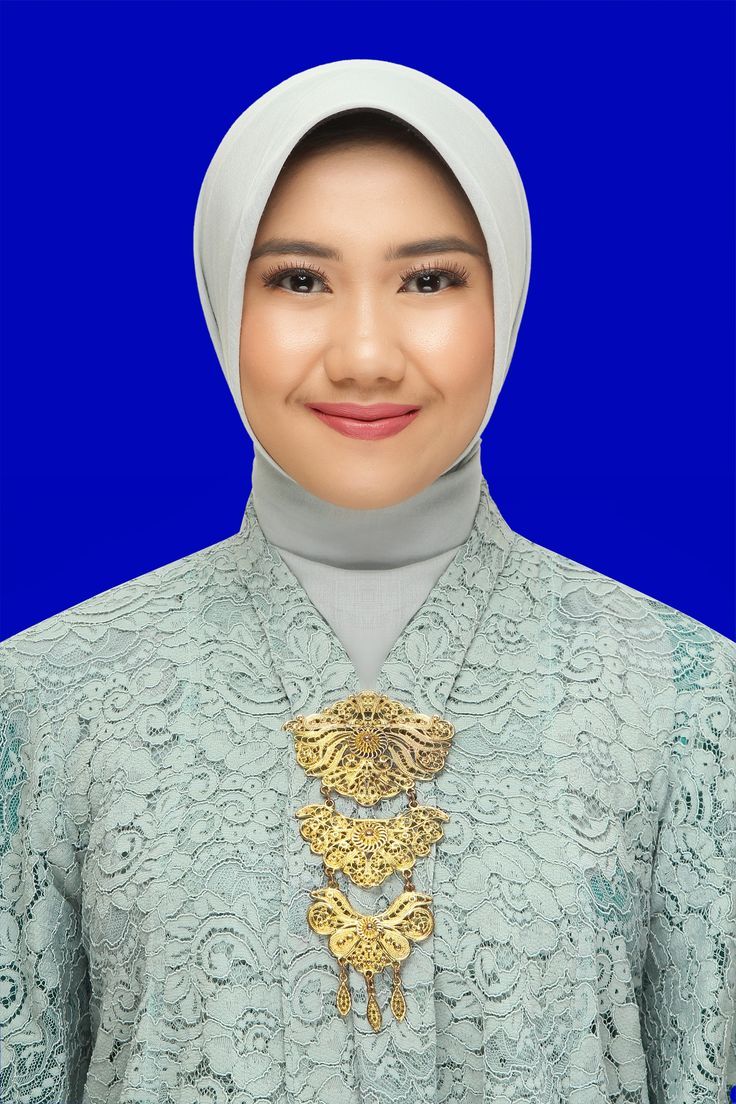 Pin oleh Muhammad di Pas Photo | Blazer hitam, Pas foto, Wanita