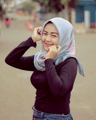 Pin oleh Dika Dika di Bahan coli | Gadis, Wanita terseksi, Celana