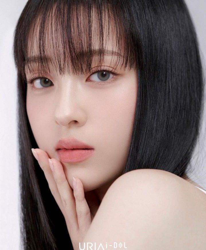 Wajah gadis | Inspirasi riasan, Cewe cakep, Stiker kiyowo