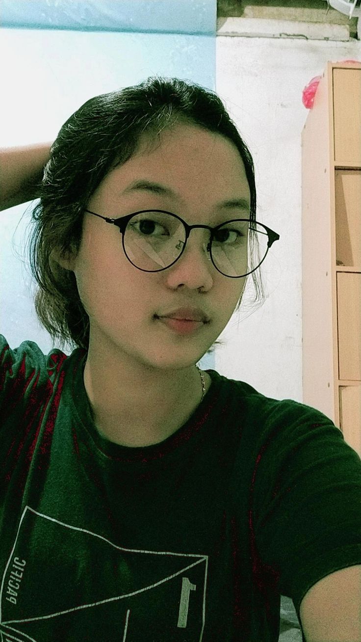 Pap cewe kacamata