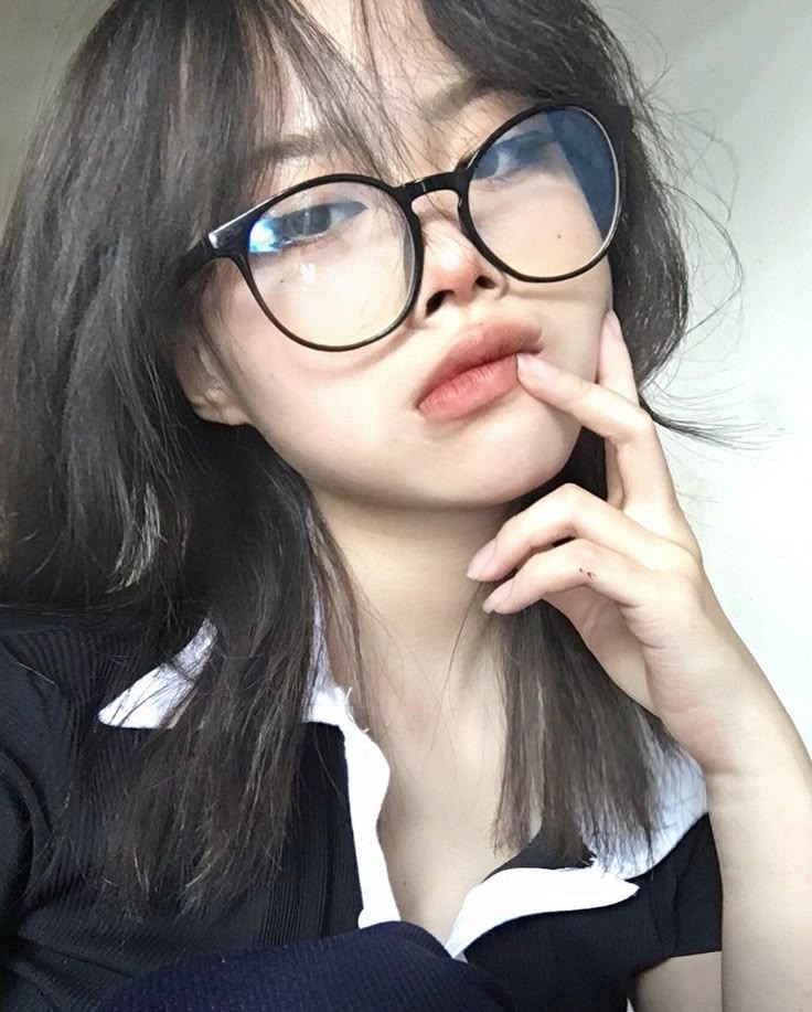 ปักพินโดย Snazzby ใน Beautiful Asian Girls | แว่นตา, ผู้หญิง, ทรงผม