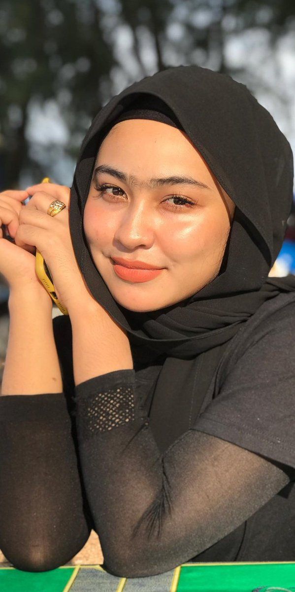 Bahan Coli Jilbab (@bacol_jilbabb) | Black jilbab, Saudi jilbab, Kalibo