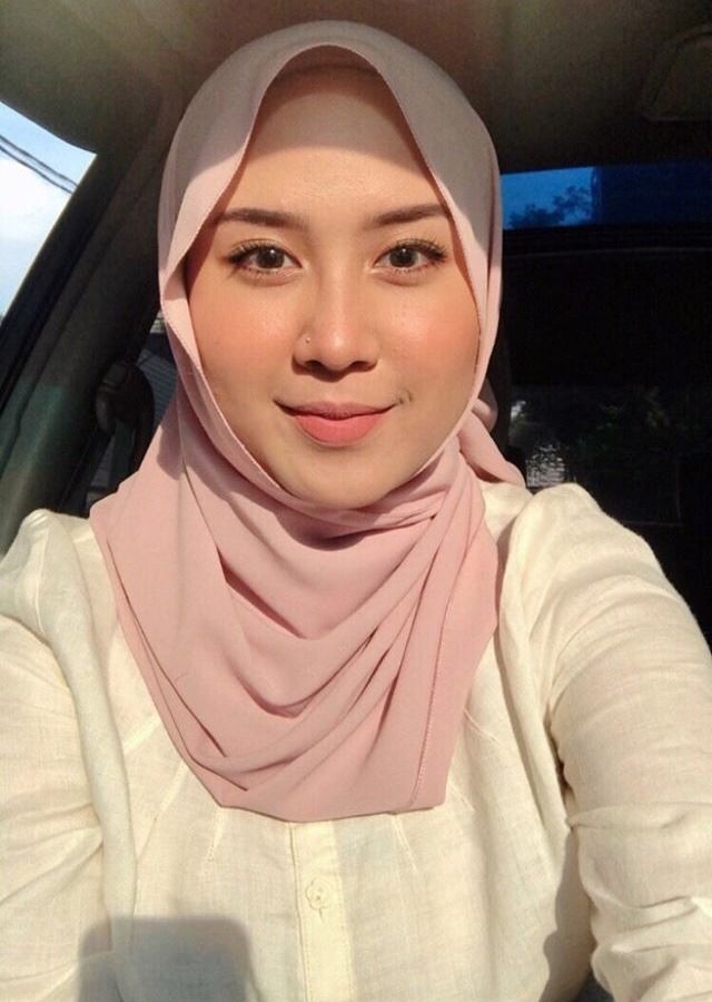 Pin oleh Dika Dika di Bahan coli | Gaya hijab, Mode wanita, Jilbab cantik
