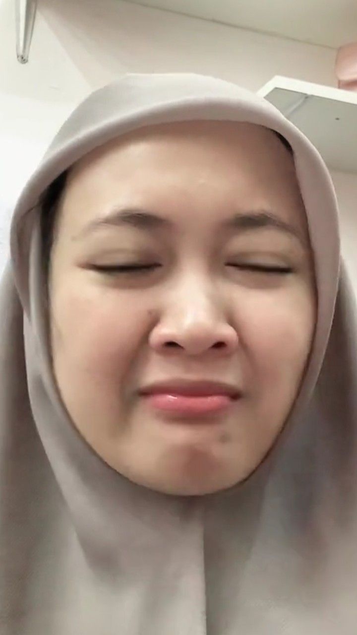 Pin oleh Othman Bin Saffar di Quick Saves | Referensi wajah, Gaya hijab ...
