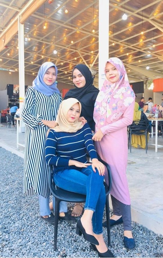 Pin di Bahan coli | Wanita bergaya, Gadis berjilbab, Wanita