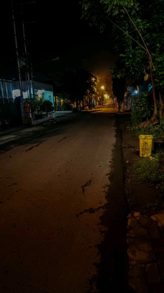 Pin oleh Agus di Pin buatan Anda | Pemandangan, Fotografi malam, Klub malam